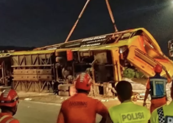 pembekuan izin penyelenggaraan angkutan orang PT Cahaya Wisata Transportasi